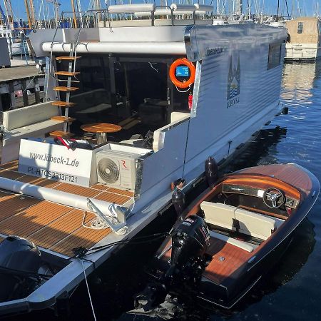 Hausboot Mit Traumlage In Luebeck-Travemuende Hotel Exterior foto