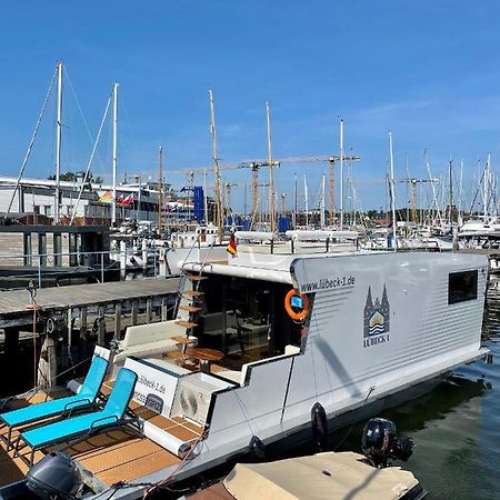 Hausboot Mit Traumlage In Luebeck-Travemuende Hotel Exterior foto