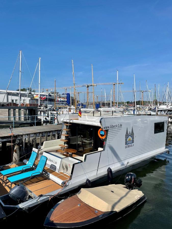 Hausboot Mit Traumlage In Luebeck-Travemuende Hotel Exterior foto