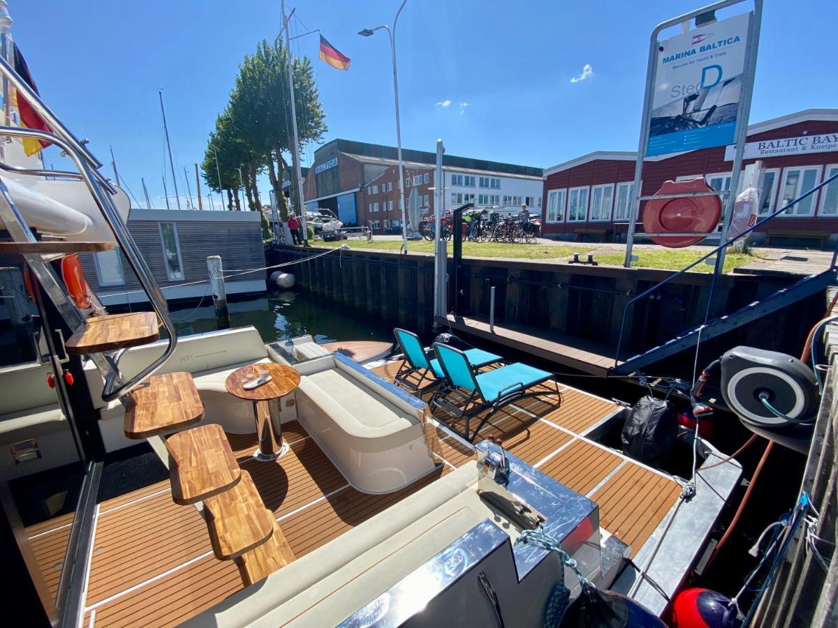 Hausboot Mit Traumlage In Luebeck-Travemuende Hotel Exterior foto