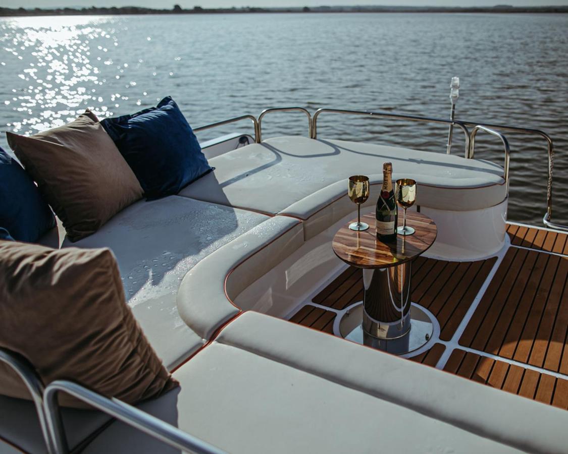 Hausboot Mit Traumlage In Luebeck-Travemuende Hotel Exterior foto