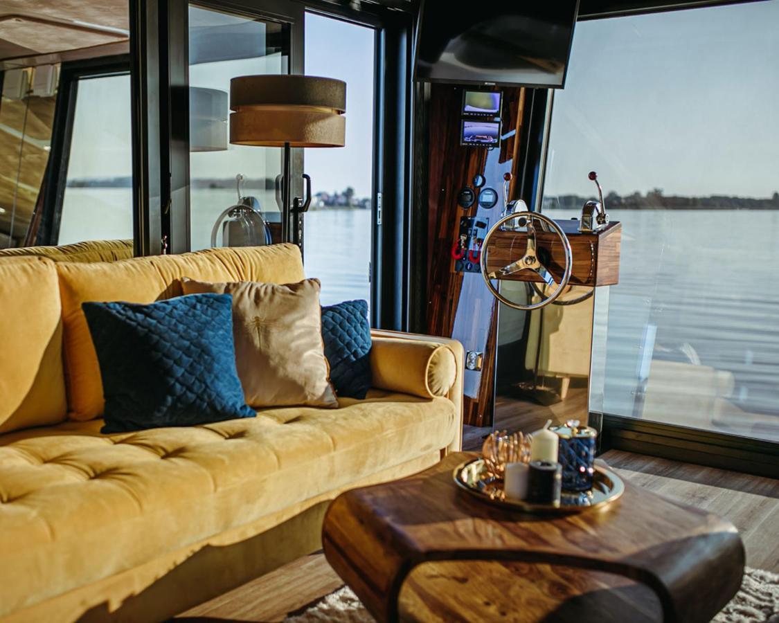 Hausboot Mit Traumlage In Luebeck-Travemuende Hotel Exterior foto