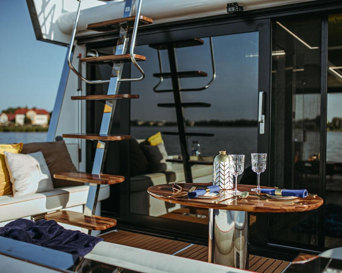 Hausboot Mit Traumlage In Luebeck-Travemuende Hotel Exterior foto