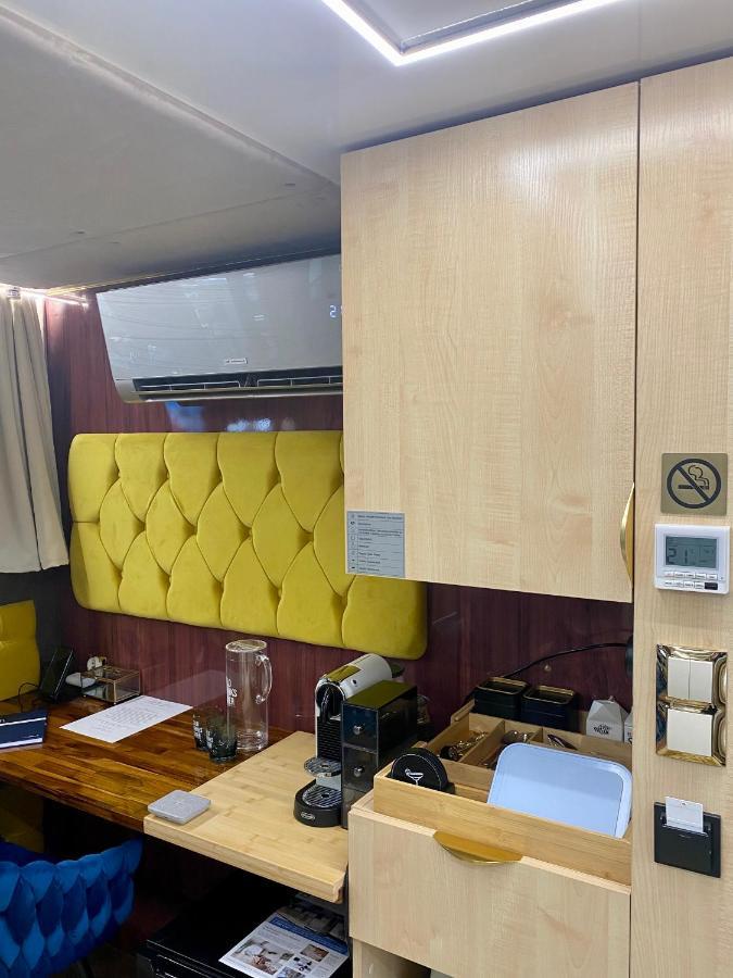 Hausboot Mit Traumlage In Luebeck-Travemuende Hotel Exterior foto