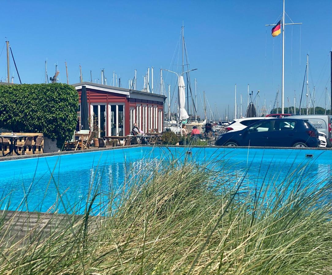Hausboot Mit Traumlage In Luebeck-Travemuende Hotel Exterior foto