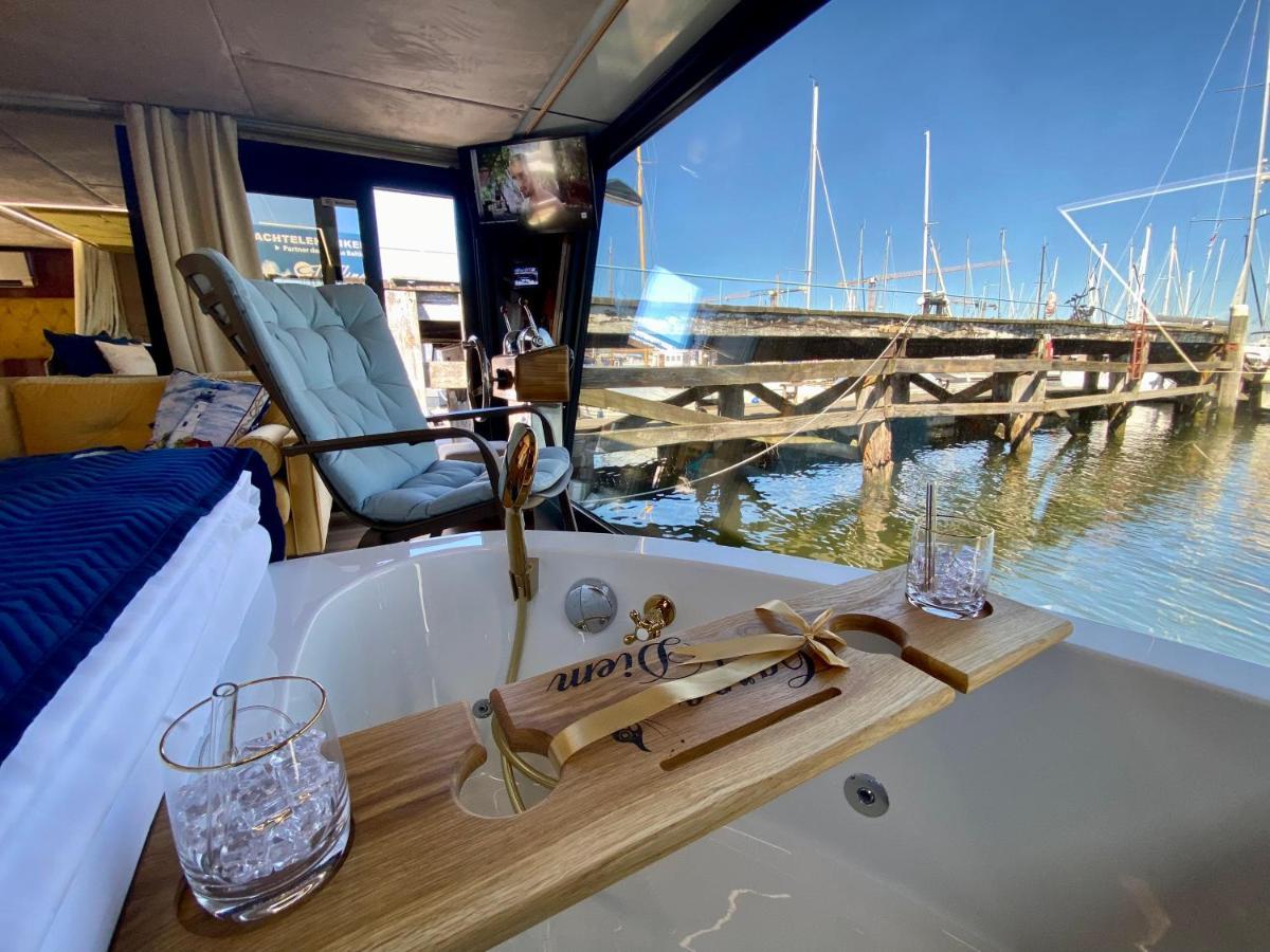Hausboot Mit Traumlage In Luebeck-Travemuende Hotel Exterior foto