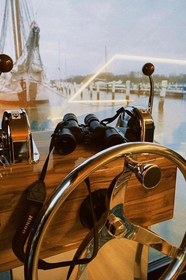 Hausboot Mit Traumlage In Luebeck-Travemuende Hotel Exterior foto